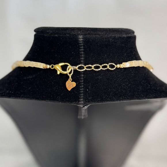 Butterfly’s, Bees & Flowers Stone & Glass Yellow & Gold Jewelry Set. - Picture 5 of 10